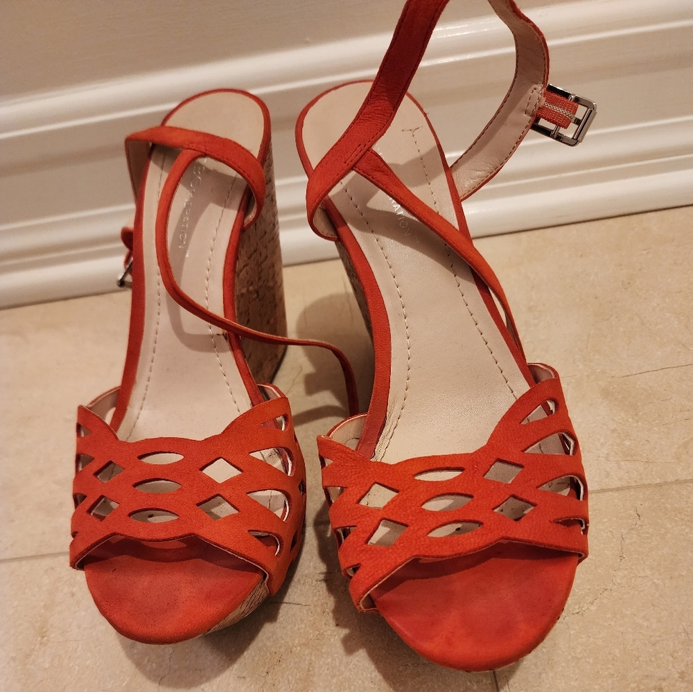 BCBG platform sandals in great condition - Picture 6 of 6